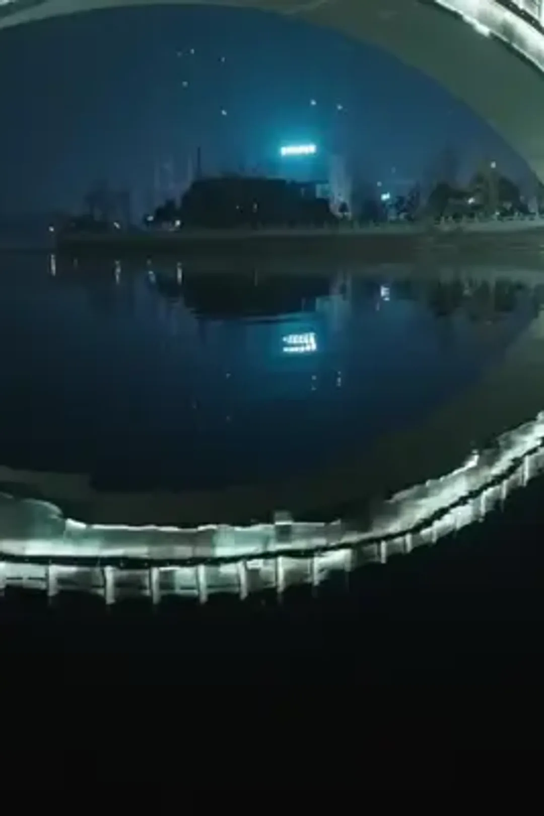 ملصق مسلسل «الابنة الحقيقية تهيمن بالقوة»