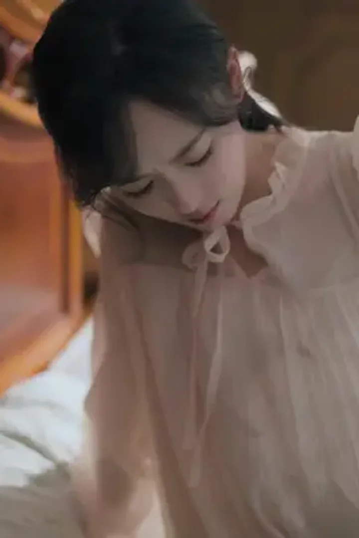 Poster Istri Dibuang, Dinikahi CEO