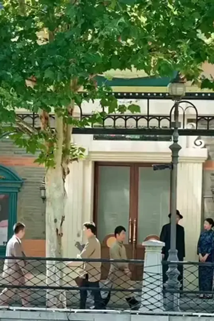 Poster phim Chúa Tể Trở Về Đòi Lại Vương Quyền